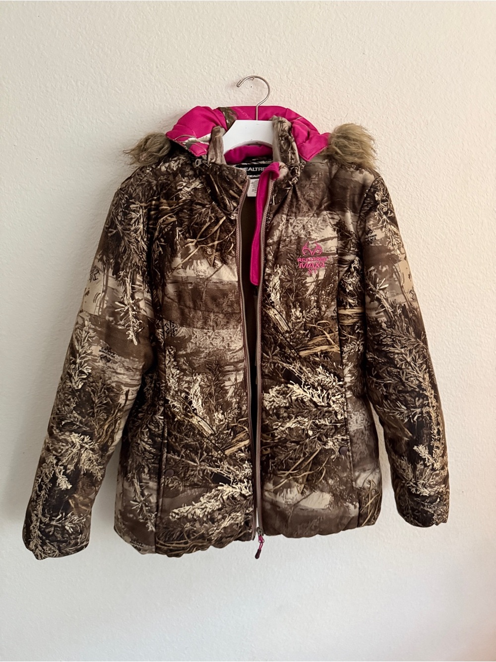 Realtree Brown Camo Puffer Jacket with Hot Pink Trim Women’s XL 46-48